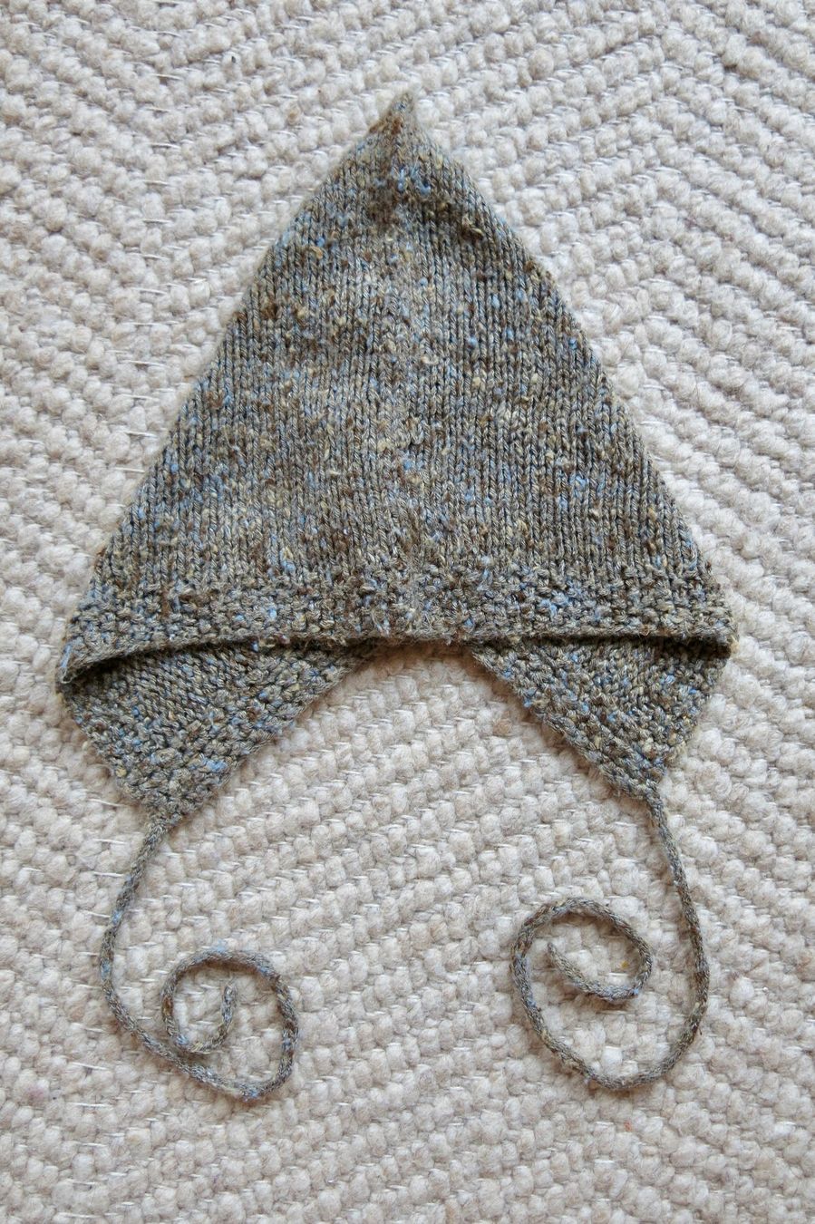 Altro abbigliamento per bambino: Handgestrickte Kinder Mütze 100% Seide – Nuovo (secondo la descrizione) da Schwanden i. E. venduto da Magnolia88