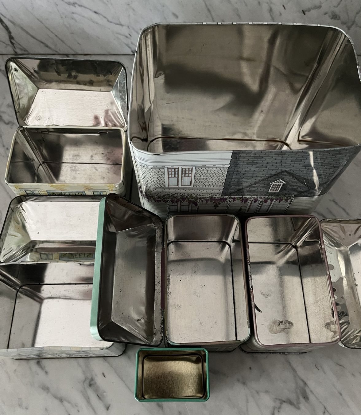 Pots: 6 Blechdosen Häuser – D'occasion à Lützelflüh-Goldb par Fresu8 4