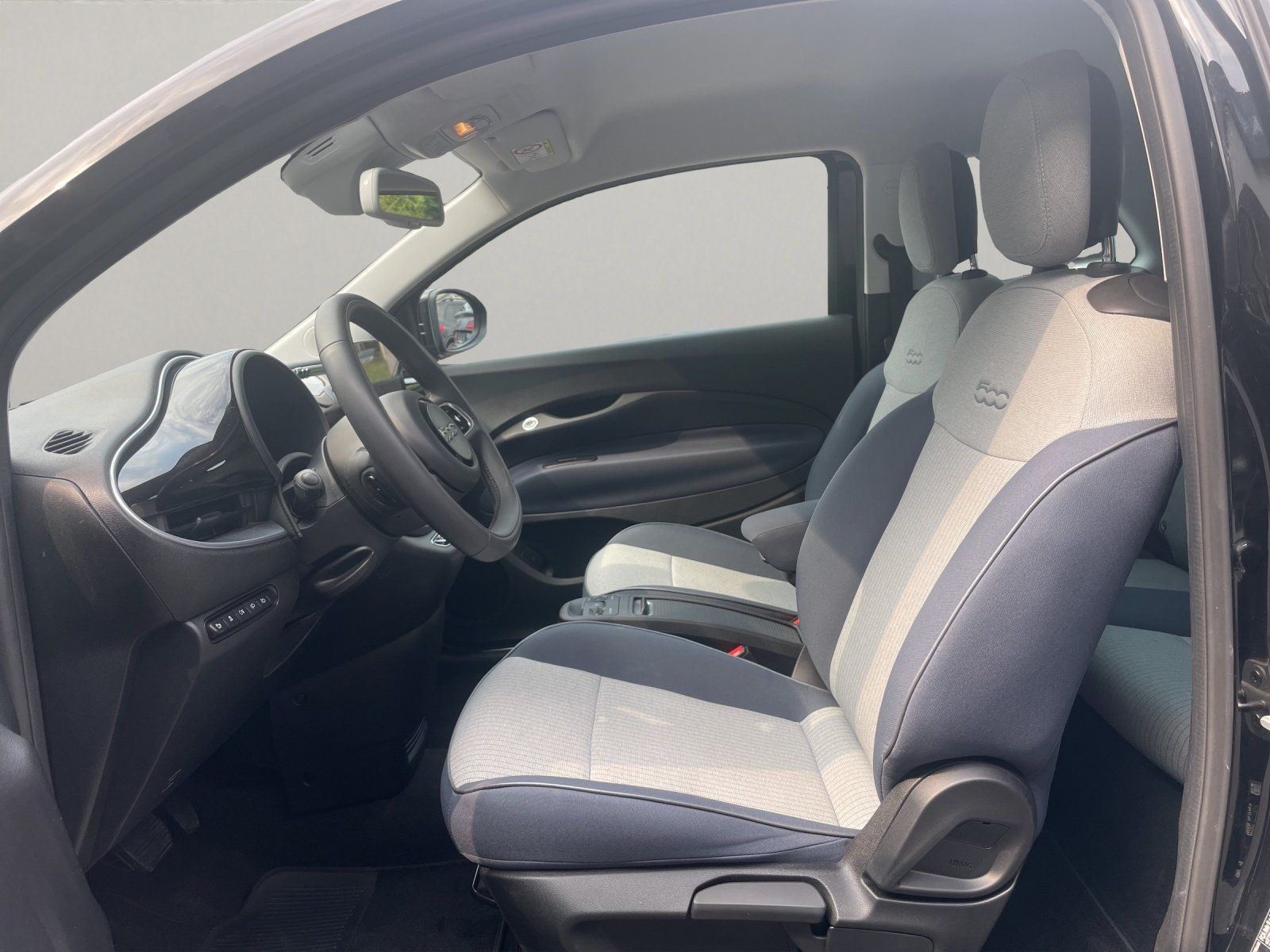 Fiat Automobili: Fiat 500 e Icon – Usato da Frauenkappelen venduto da Autohaus-Bern 4