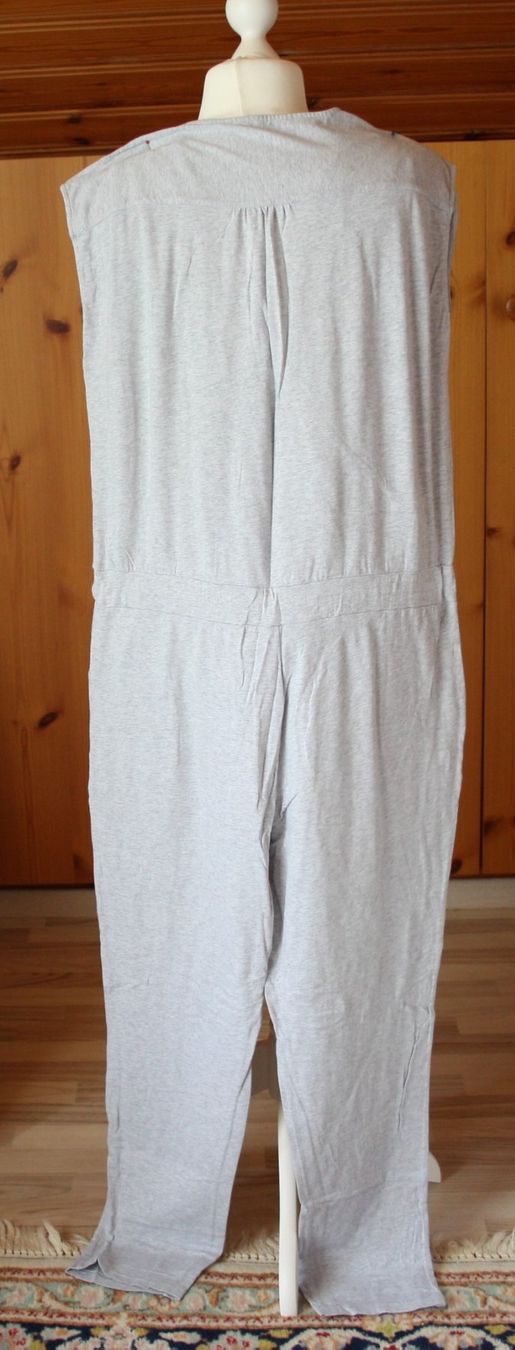 Tute: Jumpsuit Pyjama TCM hellgrau Gr. XL – Usato da Flüelen venduto da Diversicum-Curvy 2