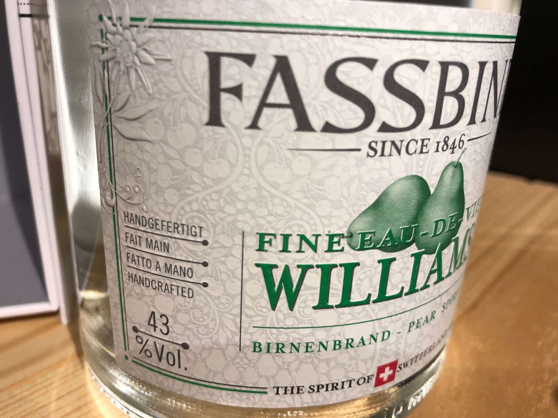 Williams Spirituosen: Fine Eau de Vie Williams Fassbind 43% – Neu und originalverpackt aus Wöschnau von Vinsale 3