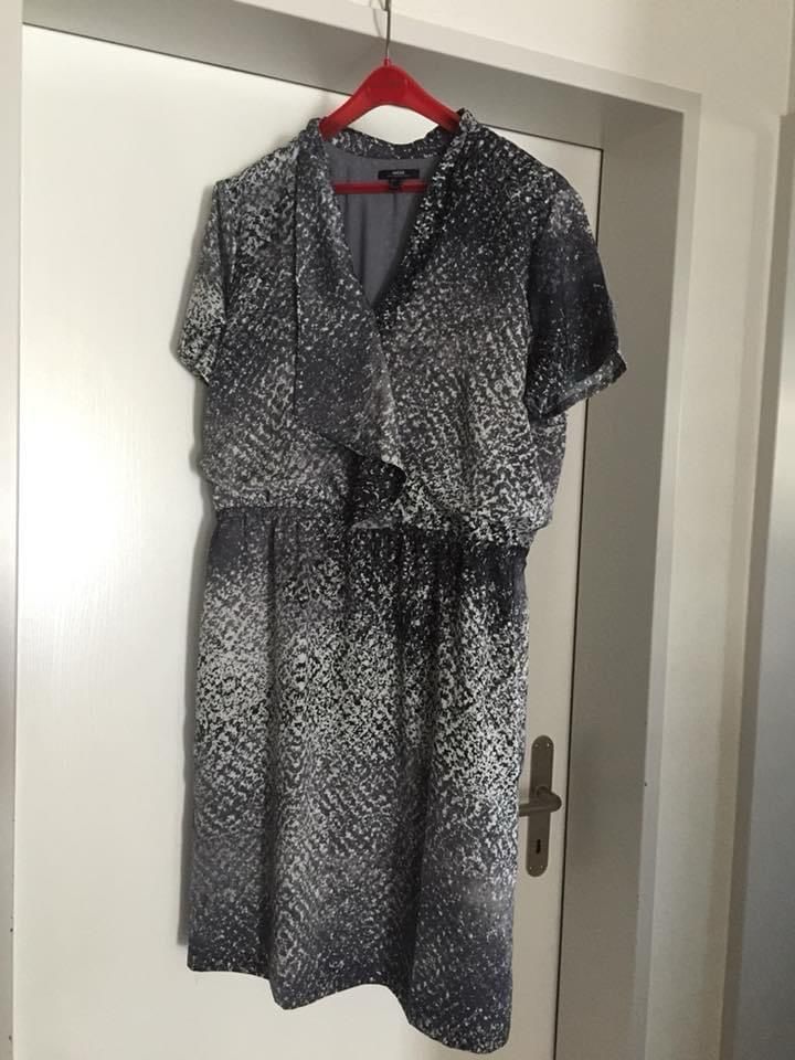 Mexx Kleider: Mexx Kleid Gr. 44, schwarz/weiss gemustert – Gebraucht aus Wald ZH von HIP-HOP03