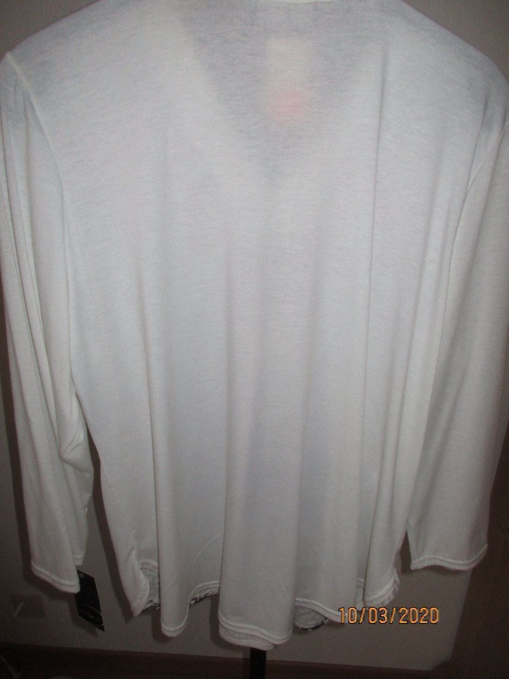 T-Shirts: ONE ONE langarm Shirt 46-48 – Neu (gemäss Beschreibung) aus Ottenbach von Claurin 3