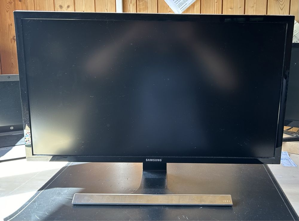 SAMSUNG Monitor 28 Zoll | Kaufen auf Ricardo