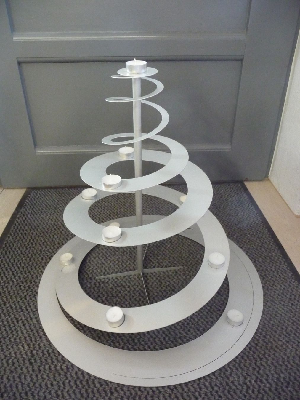 Tutte le decorazioni: Spiralbaum klein Design: Feldmann & Schultchen – Usato da Rafz venduto da Powacaddy