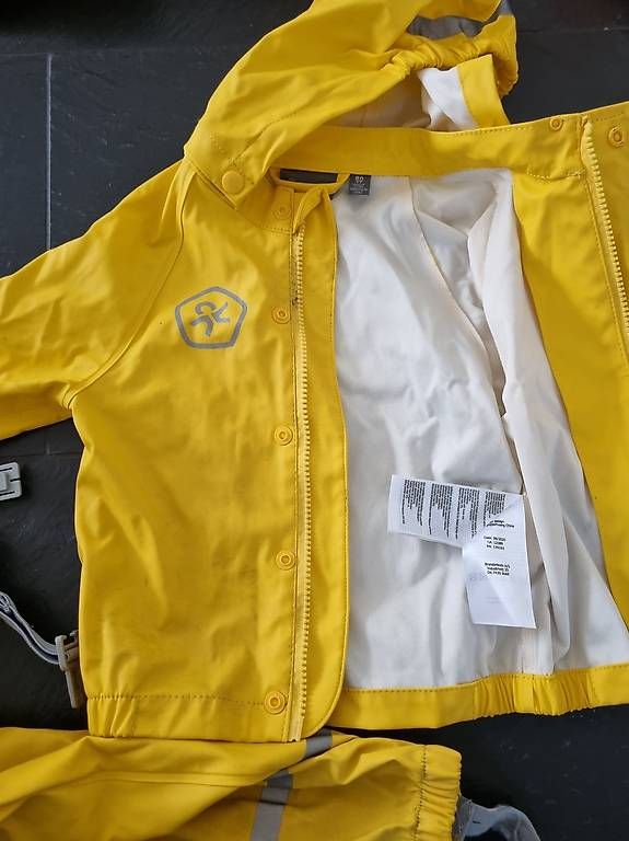 Kleiderpakete: Regenset Color Kids Gr 80 – Gebraucht aus Wängi von ann_qj8y 3