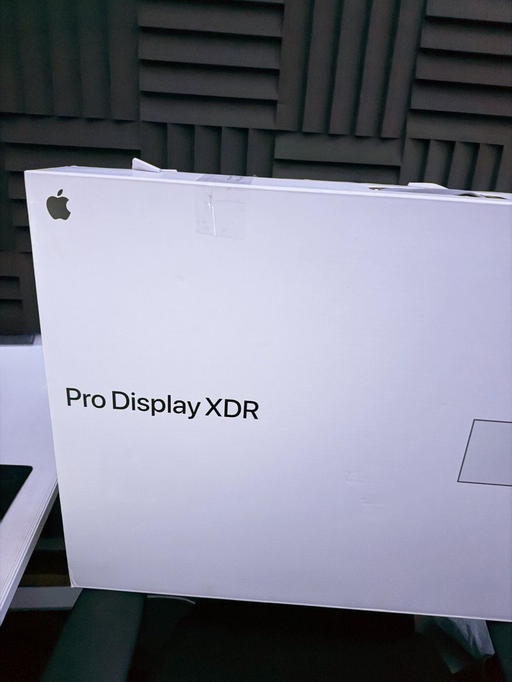 Apple Monitor: Apple Pro Display XDR 32" 6K sans support + VESA adapter – Usato da Le Lignon venduto da WilliamAndry 5