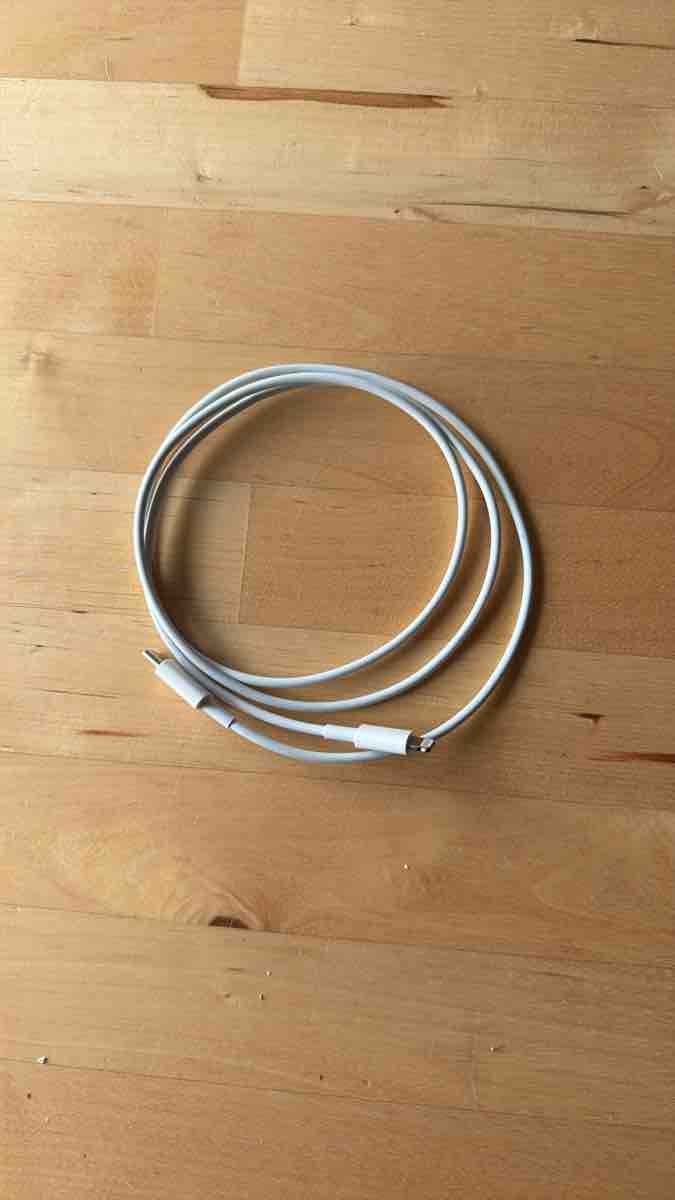 Câbles: USB-C to Lightning Cable White – D'occasion à Zürich par aus_r2dq
