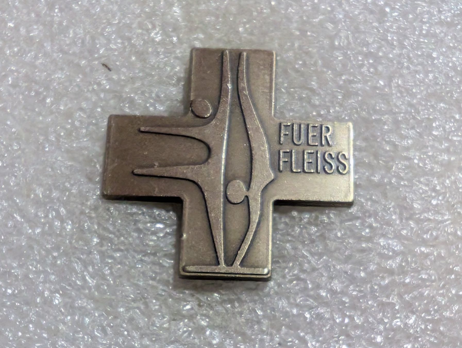 Placchette & Badge: Ansteckpin 104: Für Fleiss – Usato da Oppligen venduto da Pin-Fall-Shop
