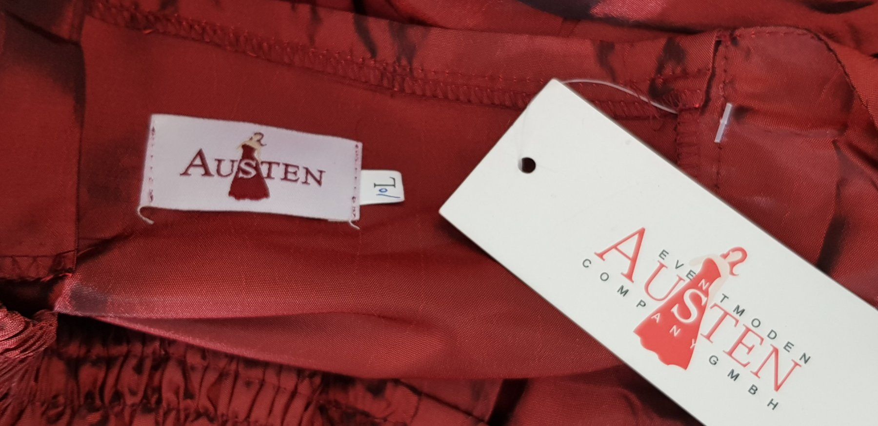 Robes: Festkleid, Neu, Gr. 42 44 46 – Neuf avec emballage d'origine à Uster par Astral 8
