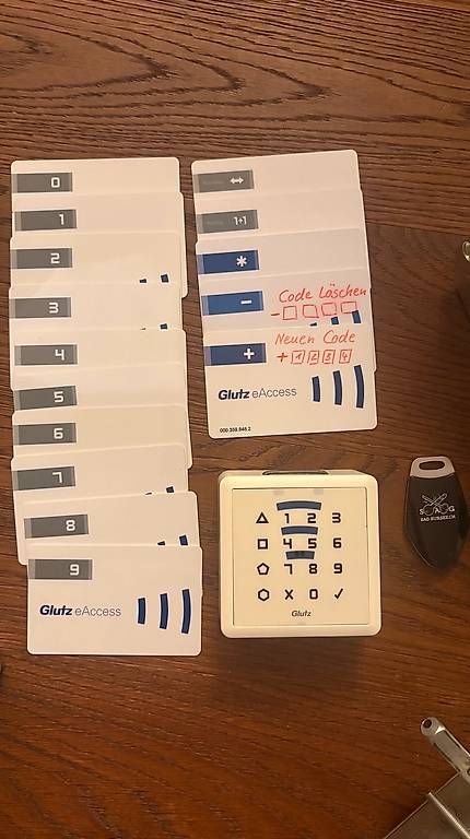 Cadenas: GLUTZeAccess Profi Türcodesystem komplett RFID + Codeschloss – D'occasion à Neuenkirch par Sandra.S.K. 2
