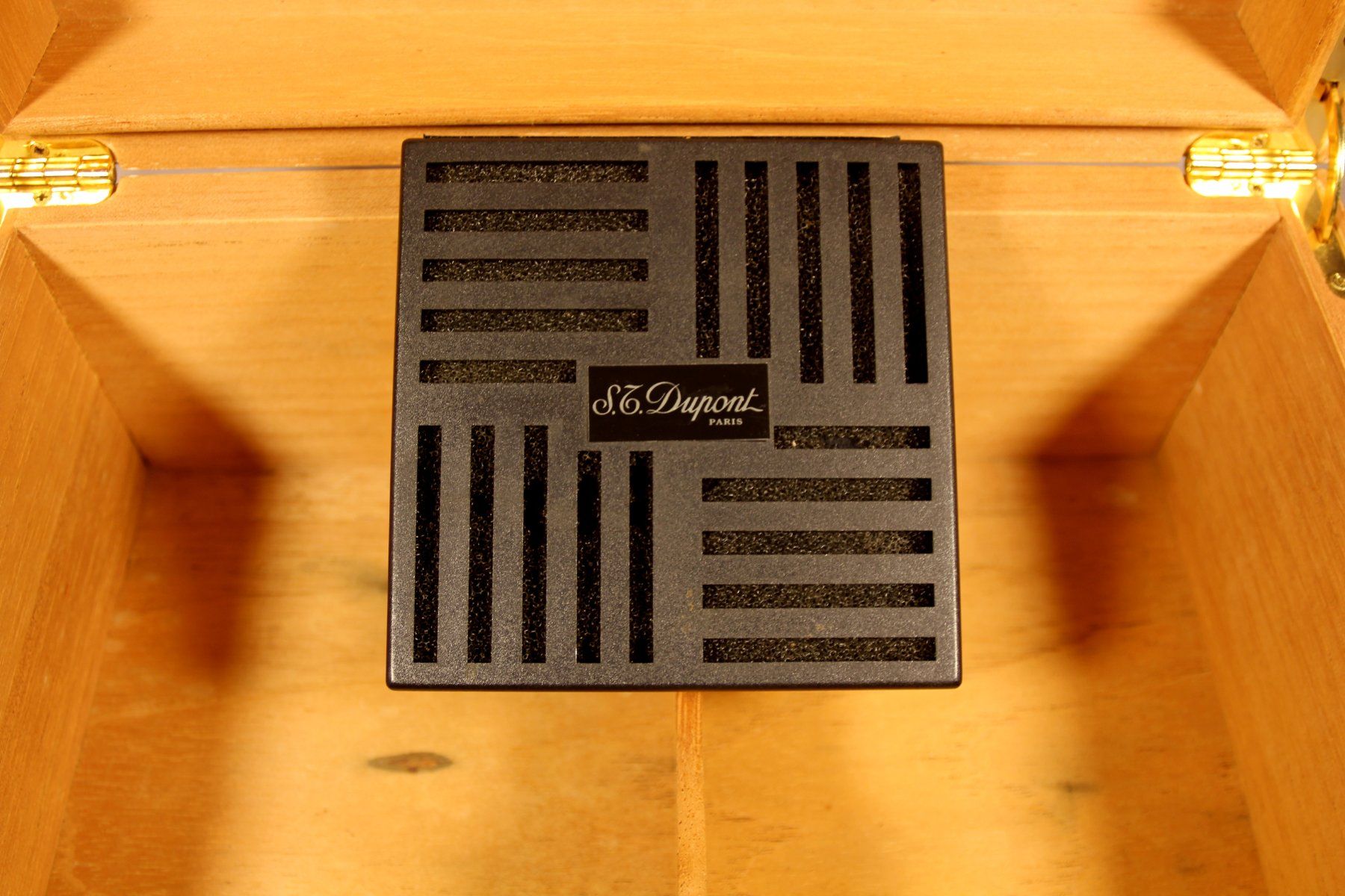 Dupont Humidor per sigari: Humidor Dupont – Usato da Wichtrach venduto da Gspaltenhorn 5