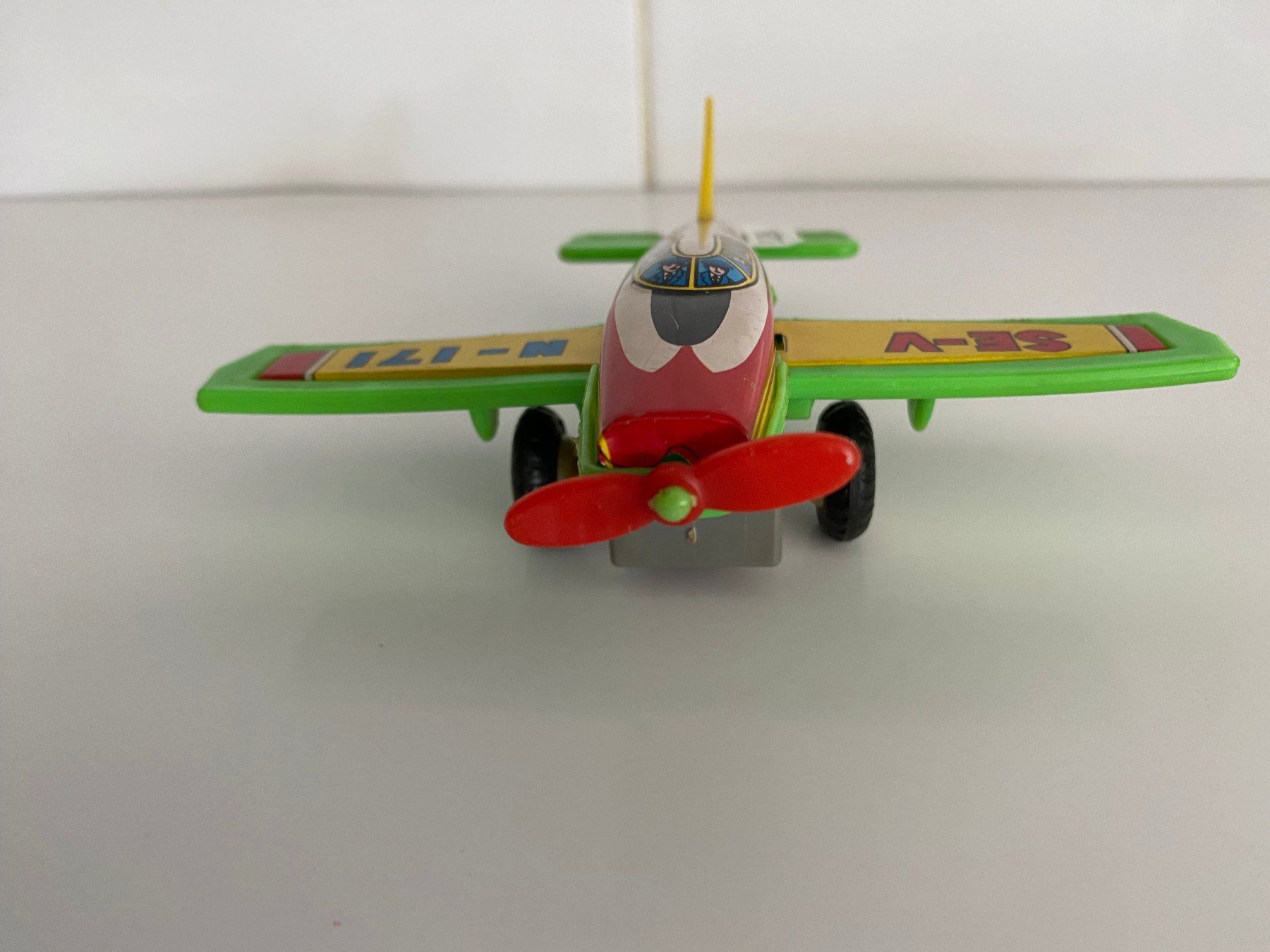 Kit di modellismo & Modellini statici: Flugzeug no name 13x13cm 126 – Usato da Stäfa venduto da thebrand
