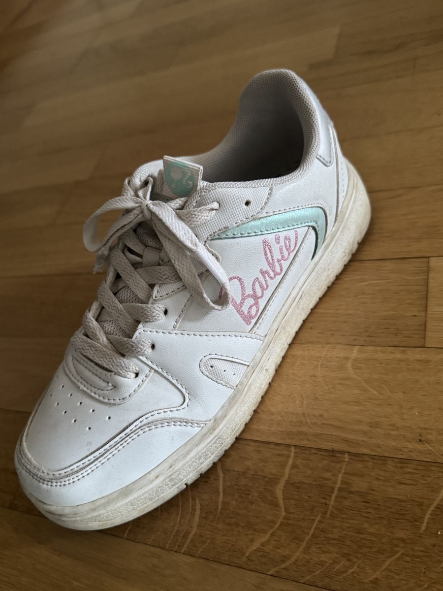 Damenschuhe: Weisse Barbie Schuhe – Gebraucht aus Aarau von sug_b6fr