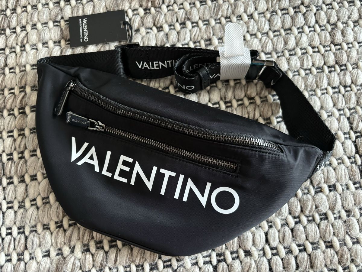 Valentino Borse: Bauchtasche valentino – Usato da Uttwil venduto da and_jv28