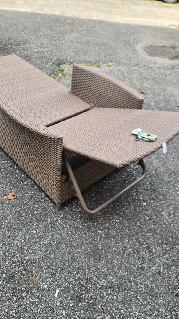 Sedie a sdraio: Rattan-Liege mit Beistelltisch – Nuovo (secondo la descrizione) da Oberdorf BL venduto da heinimag 3