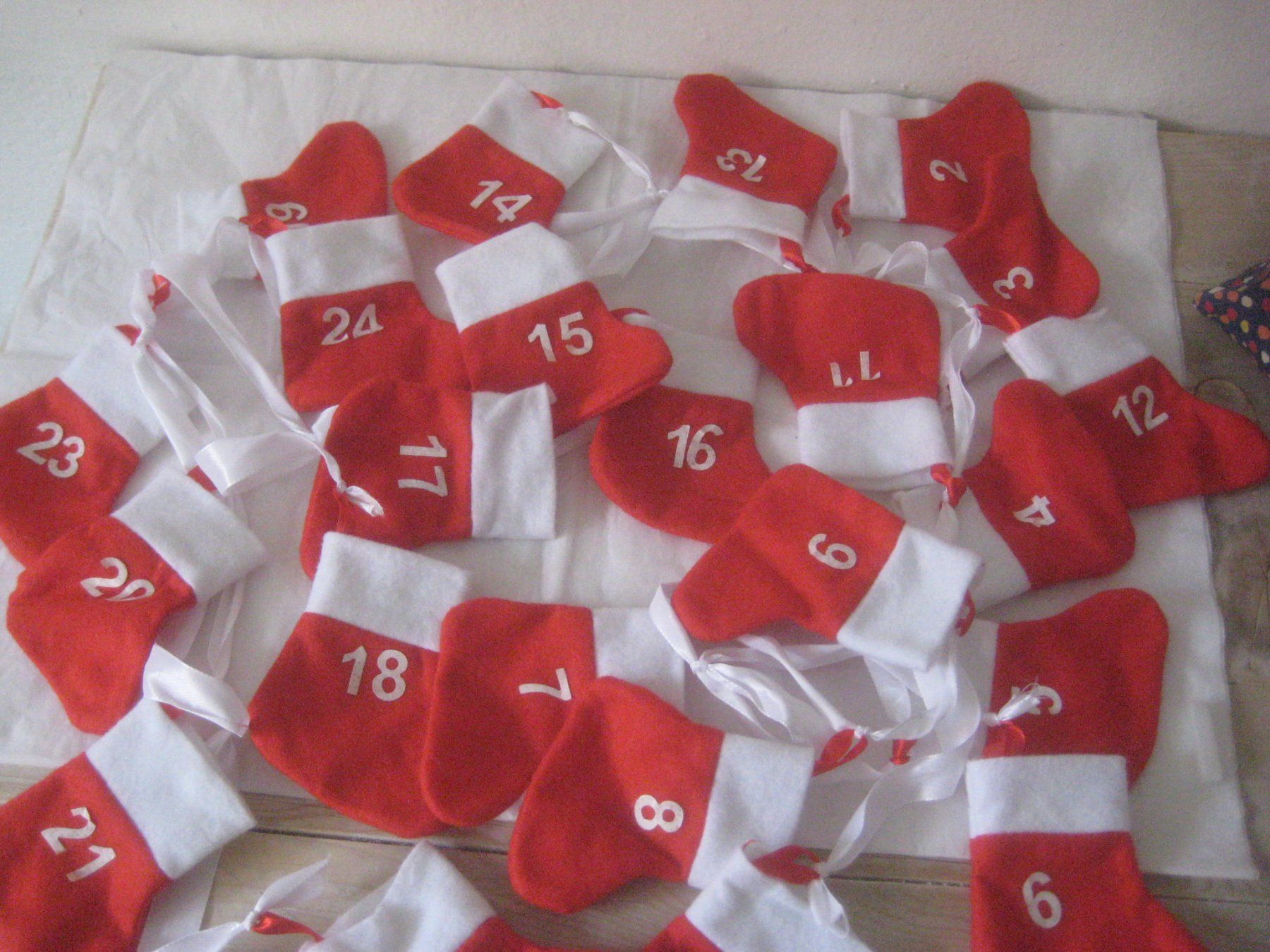 Calendari: WEIHNACHTS  SOCKEN  KALENDER – Usato da Uster venduto da flocke1 1