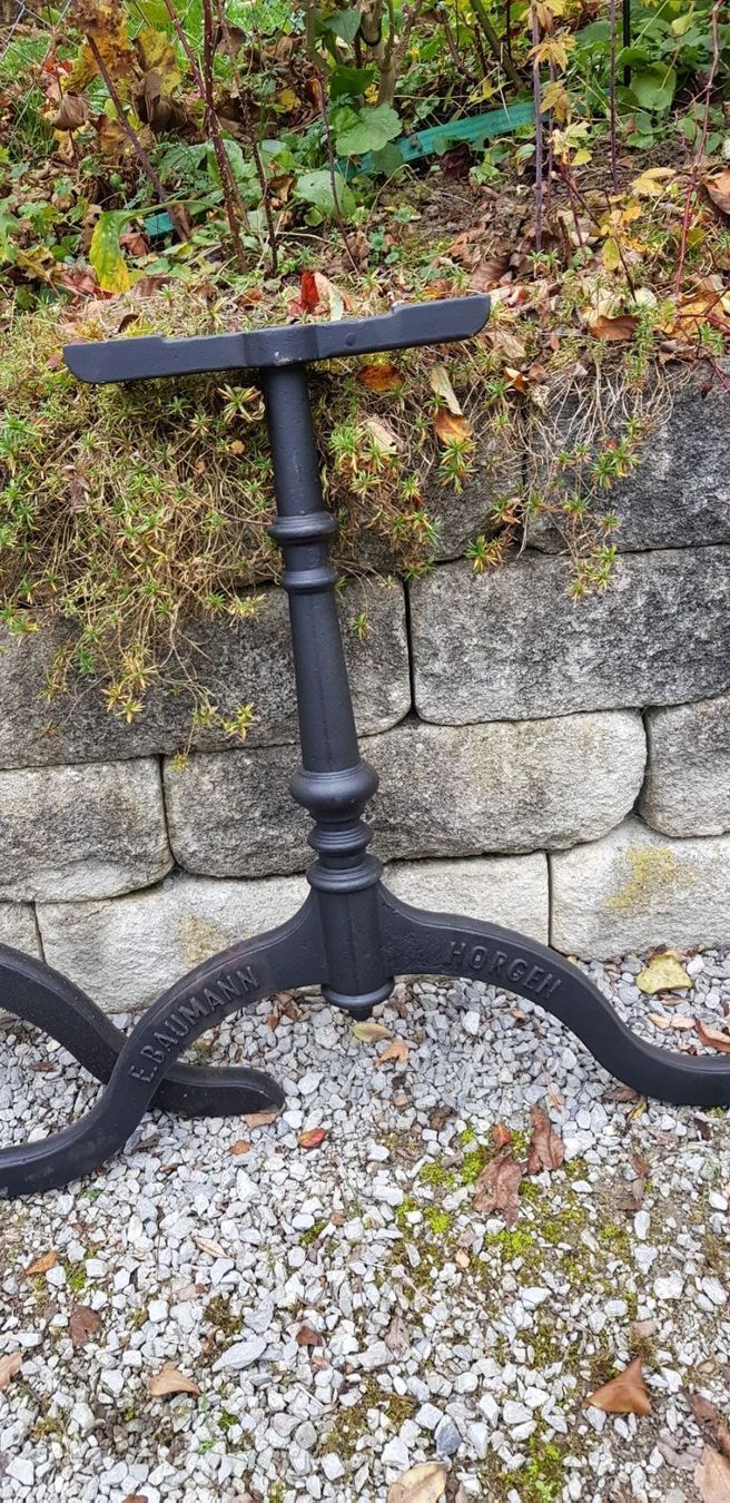 Altri mobili: Gussfüsse breit Horgen – Usato da Uesslingen venduto da 1Atelier 2