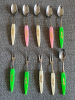 Lot de petites cuillères et petites fourchettes à viande