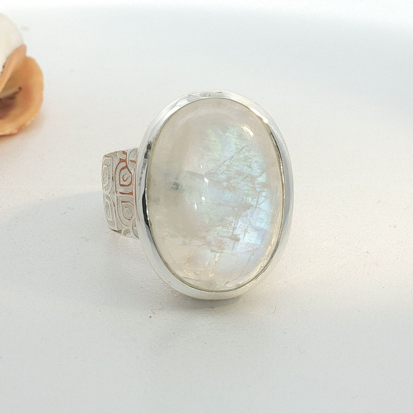 Olga Ribler Anelli: Statement Ornament Ring mit Regenbogen-Mondstein Gr 59 – Nuovo (secondo la descrizione) da Luzern venduto da Schmuckoutlet 4