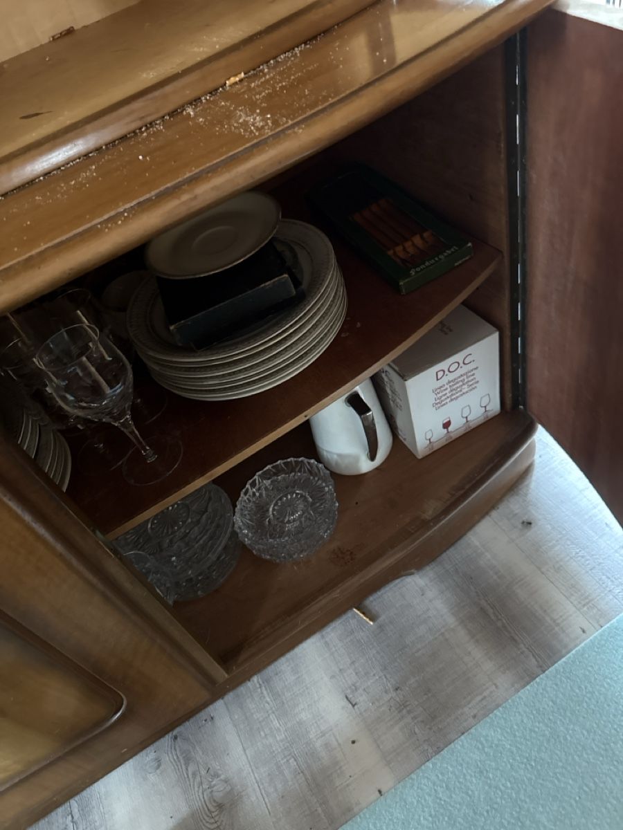 Buffets: Buffet Schrank Massivholz gebraucht – D'occasion à Mörschwil par cyr_9bcm 5