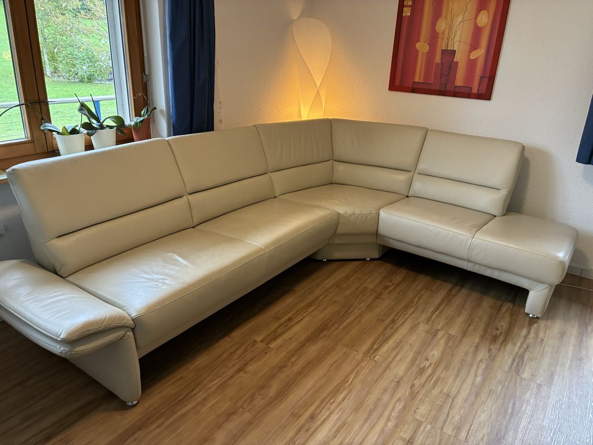 Sofas: Eckpolstergruppe in Echtleder – Gebraucht aus Menznau von Cabrio77rot 3