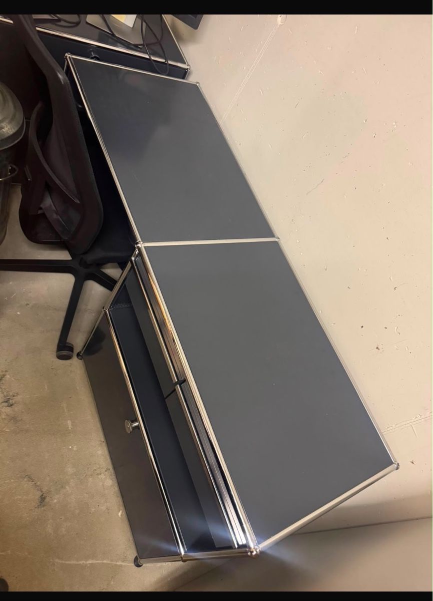 USM Banconi: USM Haller Sideboard anthrazit mit Klapptüren gebraucht – Nuovo (secondo la descrizione) da Zürich venduto da ram_2sld 1