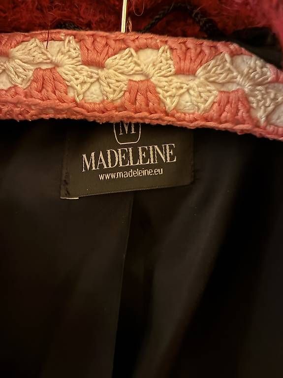 Giacche: Eleganter Bouclé-Blazer von MADELEINE – Usato da St. Gallen venduto da Sirii9000 1