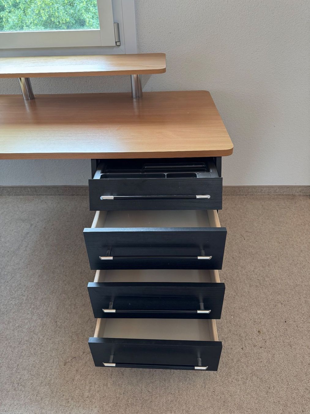 Scrivanie: Schreibtisch / Bürotisch – Usato da Widen venduto da SWE999 2