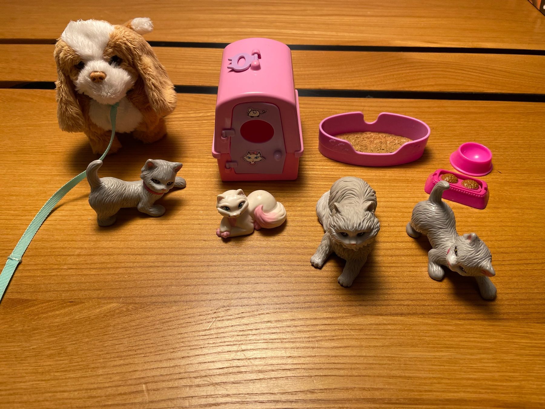 Giocattoli: Barbie Katzen und mit Hund der läuft – Usato da Lyss venduto da Landleben0