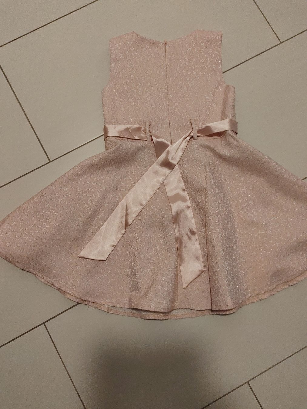 Zalando Vestiti & Gonne: Kleid festlich Mädchen 110/116 – Nuovo (secondo la descrizione) da Richterswil venduto da Palmer2012 1