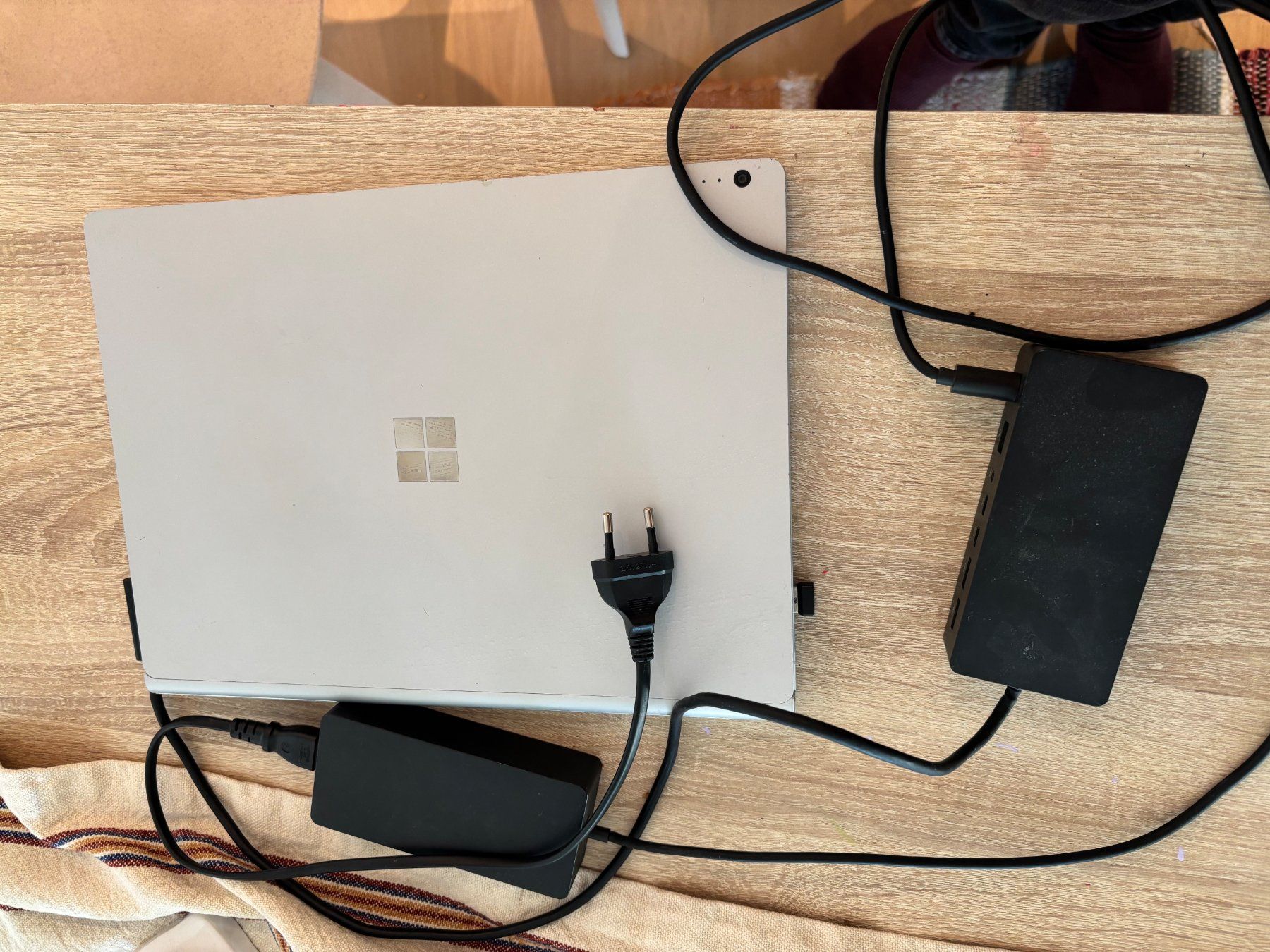 Microsoft Notebook: Microsoft Surface Book 2, 256GB SSD + Docking Station – Usato da Kilchberg ZH venduto da Lelacf 2