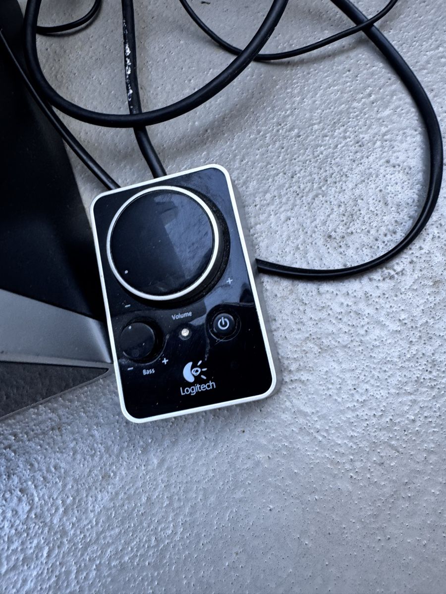 Logitech Casse acustiche: Logitech Z-4 2.1 PC-Lautsprechersystem mit Subwoofer  – Usato da Emmenbrücke venduto da Salamanter63 3