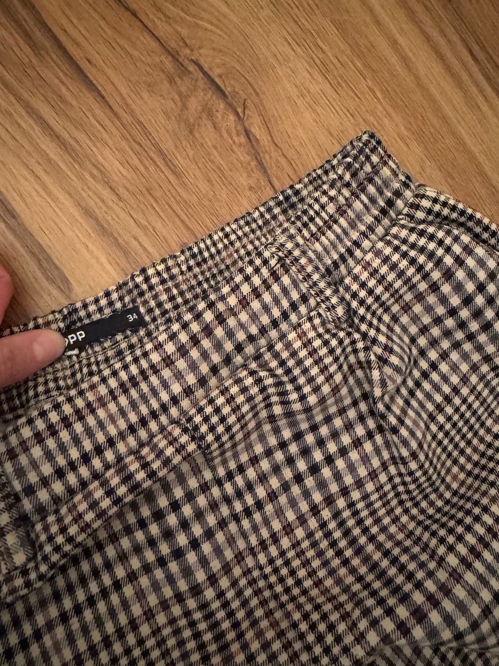 Pantaloni: Stoffhose / Hose / Kariert / Gr. 34 – Usato da Hünibach venduto da s.leptir 1