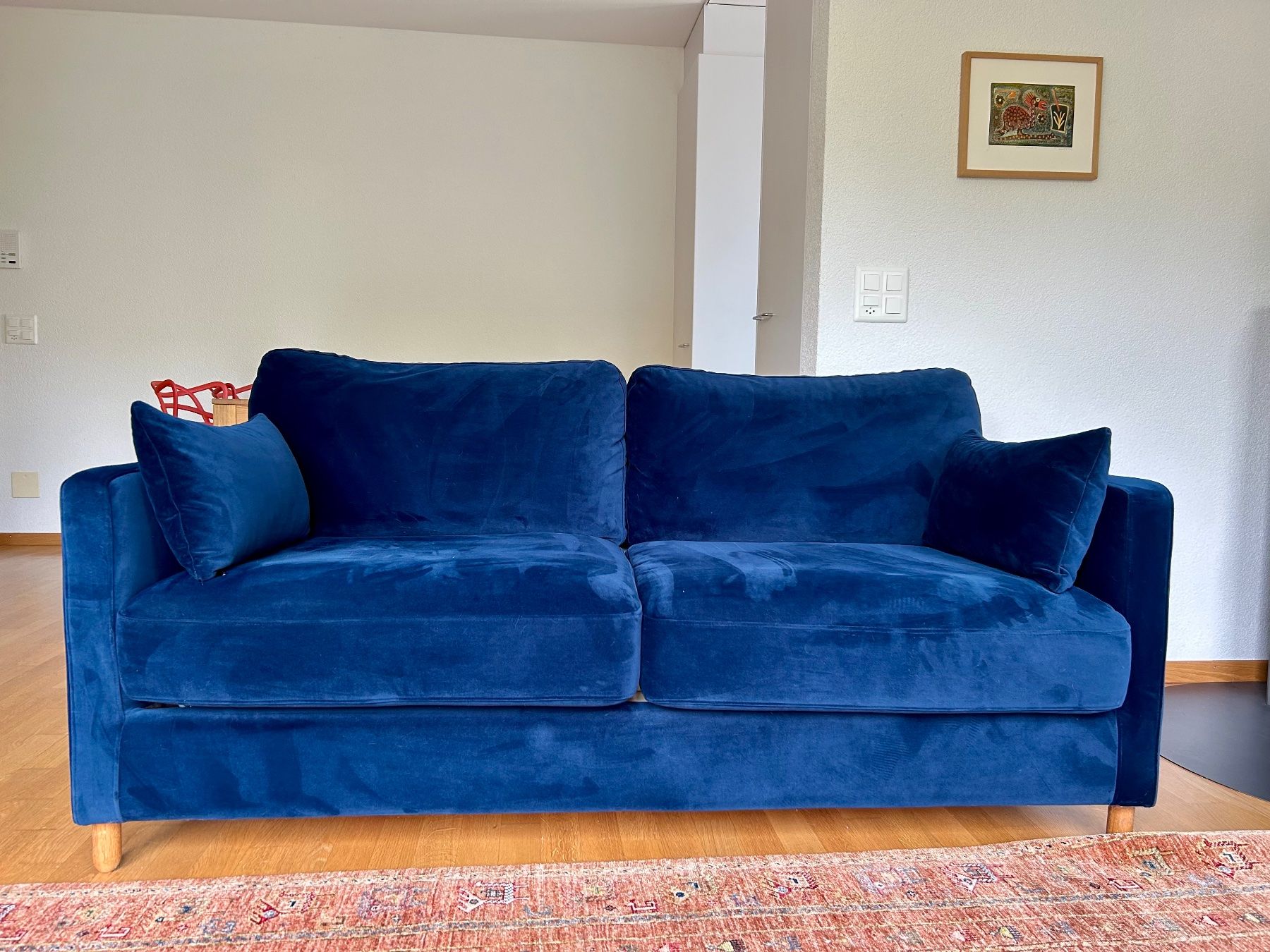 Maisons du monde Sofas: Canapé-lit en velours bleu nuit – Gebraucht aus Zürich von Kavaga 6