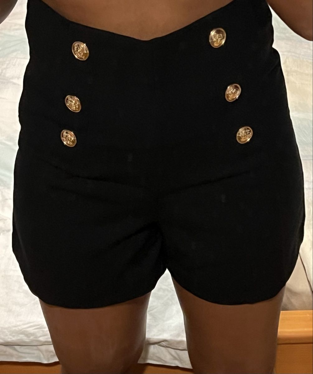 Hosen: Schwarze Shorts, Grösse M – Gebraucht aus Zürich von celineaceline