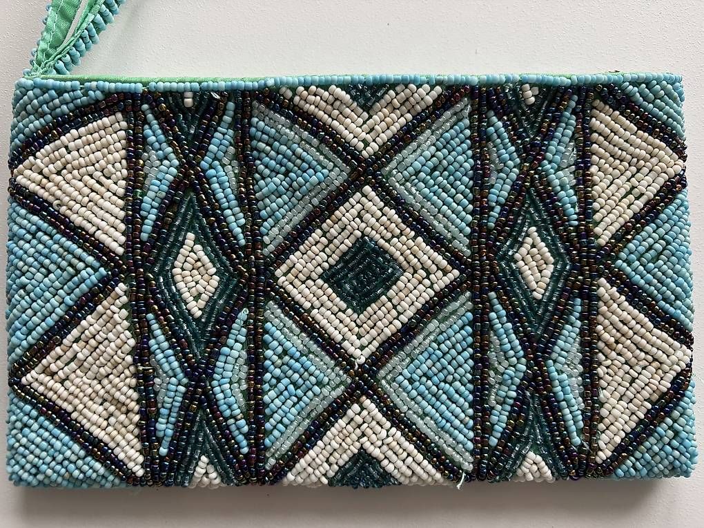 Taschen für Damen: Kleine Clutch mit Pailletten – Gebraucht aus Basel von Annikalypse 1