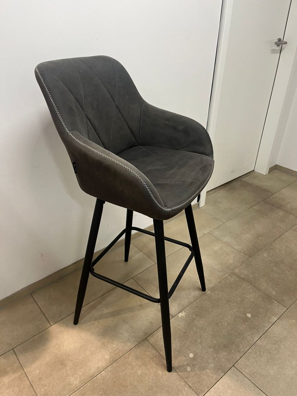 Chaises hautes: Barstühle – D'occasion à Zürich par Vergani_Loewenplatz