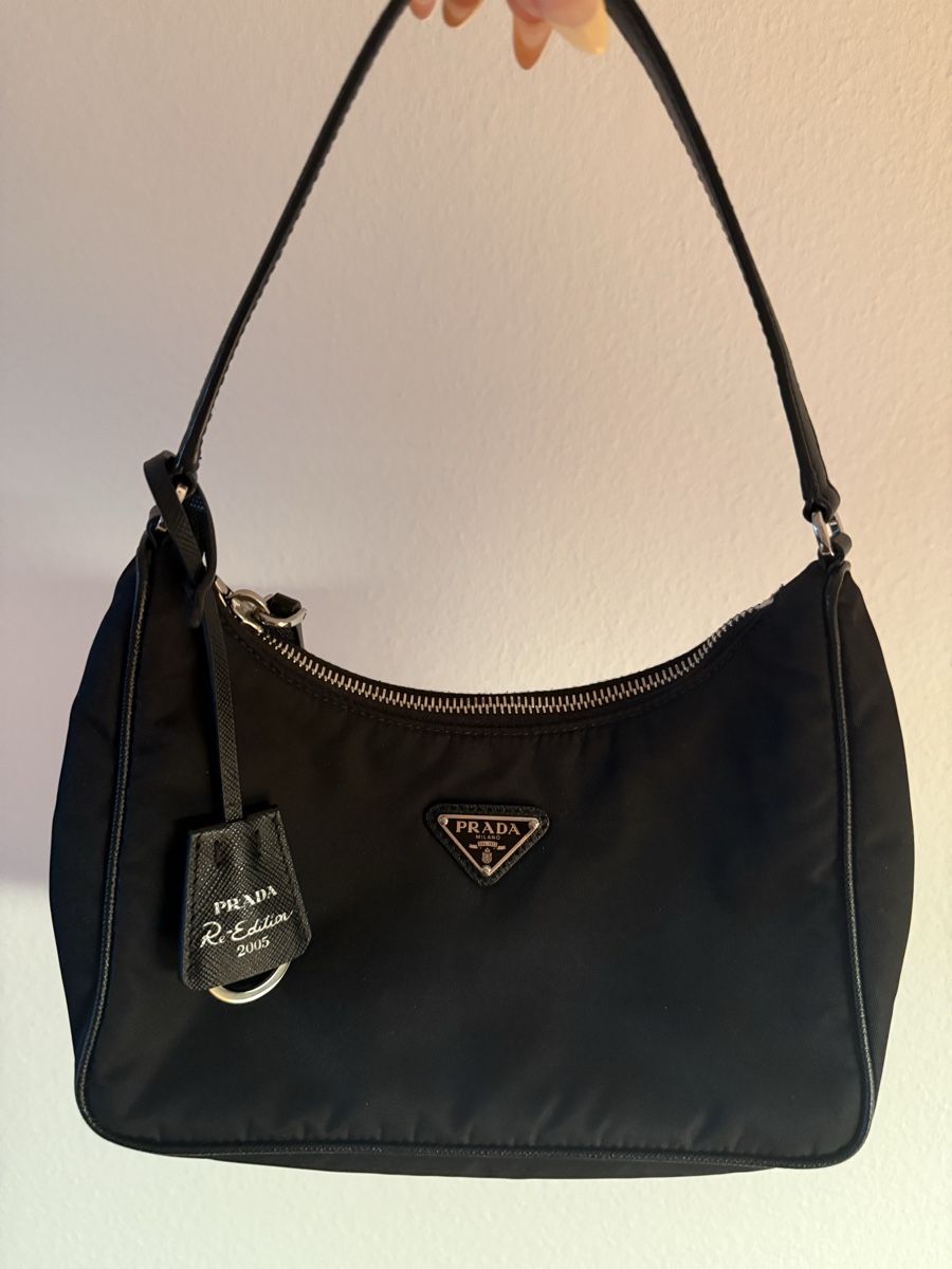 Prada Sacs femmes: Prada Re-Edition 2005 Mini Bag – Neuf (Voir description) à Solothurn par milena_03 1
