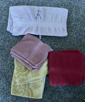Frottiertuecher Set 5 Stueck gemischte Farben Zustand gut
