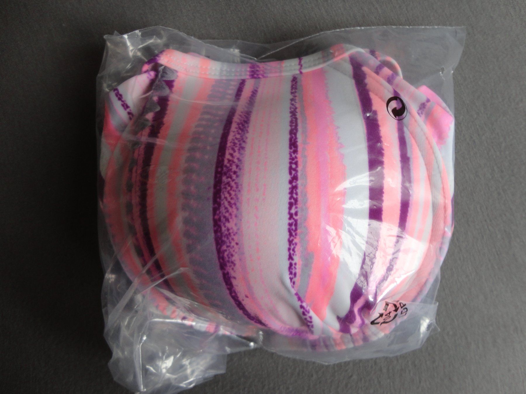 Badekleider & Bikinis: Venice Beach Push-Up-Bikini Top, Lachs Cup C 36 – Neu und originalverpackt aus Dottikon von Facehugger2012 4