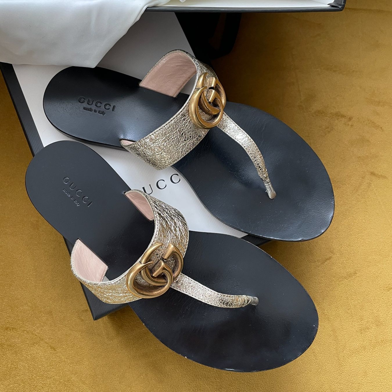 Gucci Damenschuhe: Gucci Sandalen gold – Gebraucht aus Dagmersellen von sheli17