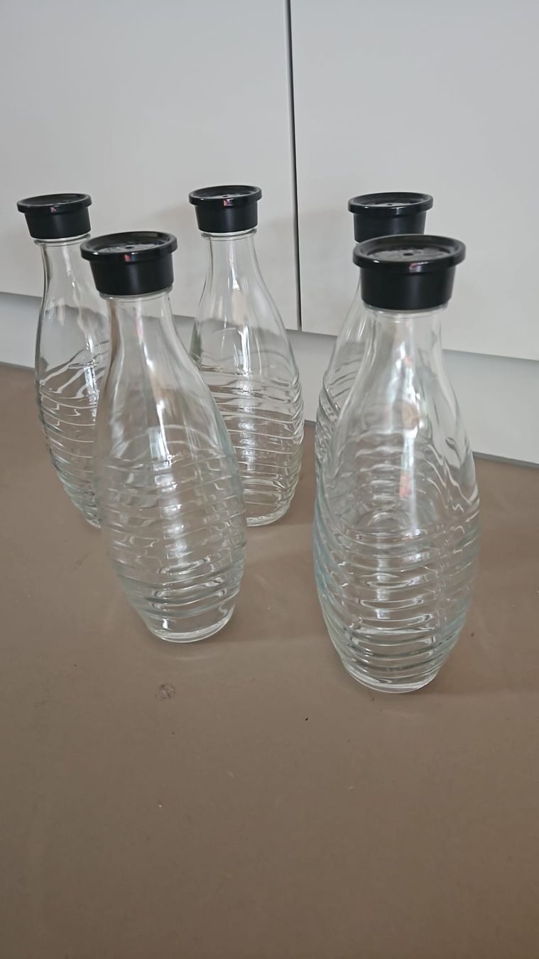 Sonstiges für Haushalt & Wohnen: 5 SodaStream Crystal Glaskaraffen/Flaschen mit Deckel – Gebraucht aus Flawil von Butterfly711 1