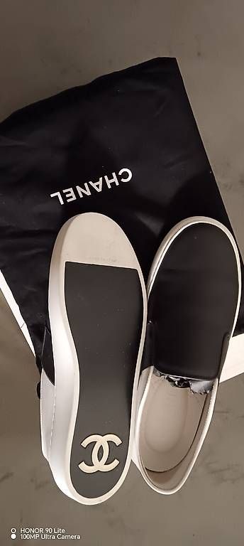 Chaussures femmes: Baskets Slip on Chanel comme neuves – D'occasion à Genève par car_9qm9