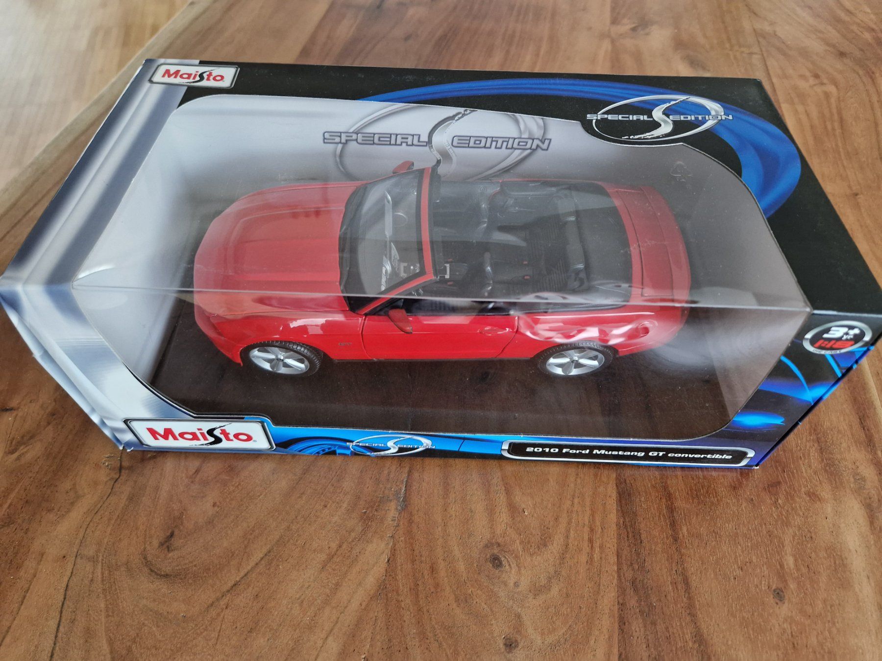 Maisto Modellini d'auto: Ford Mustang 2010  -  Modell 1:18 – Usato da Zwillikon venduto da Reweto