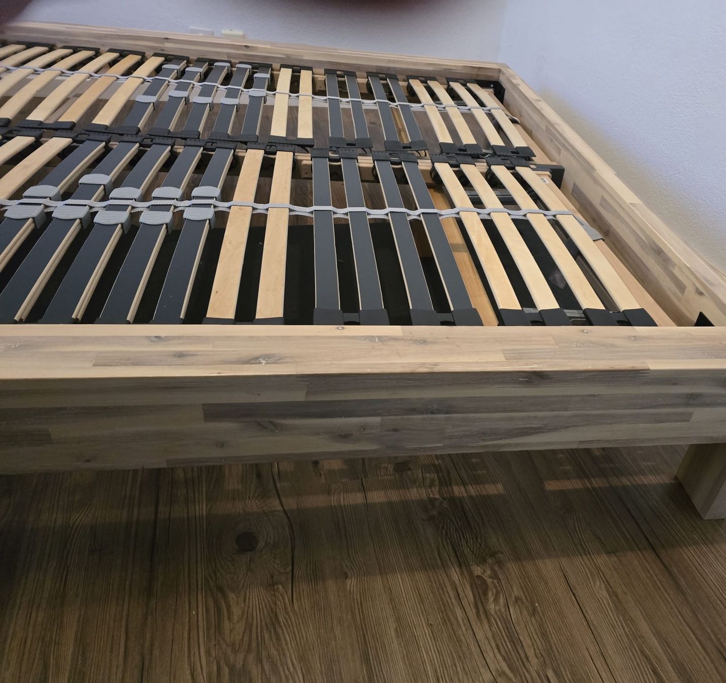 Lits: Holzbett – D'occasion à hilterfingen par rooney82 1