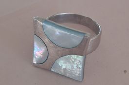 Vintage massiver  Ring mit hellblauem Perlmutt Silber
