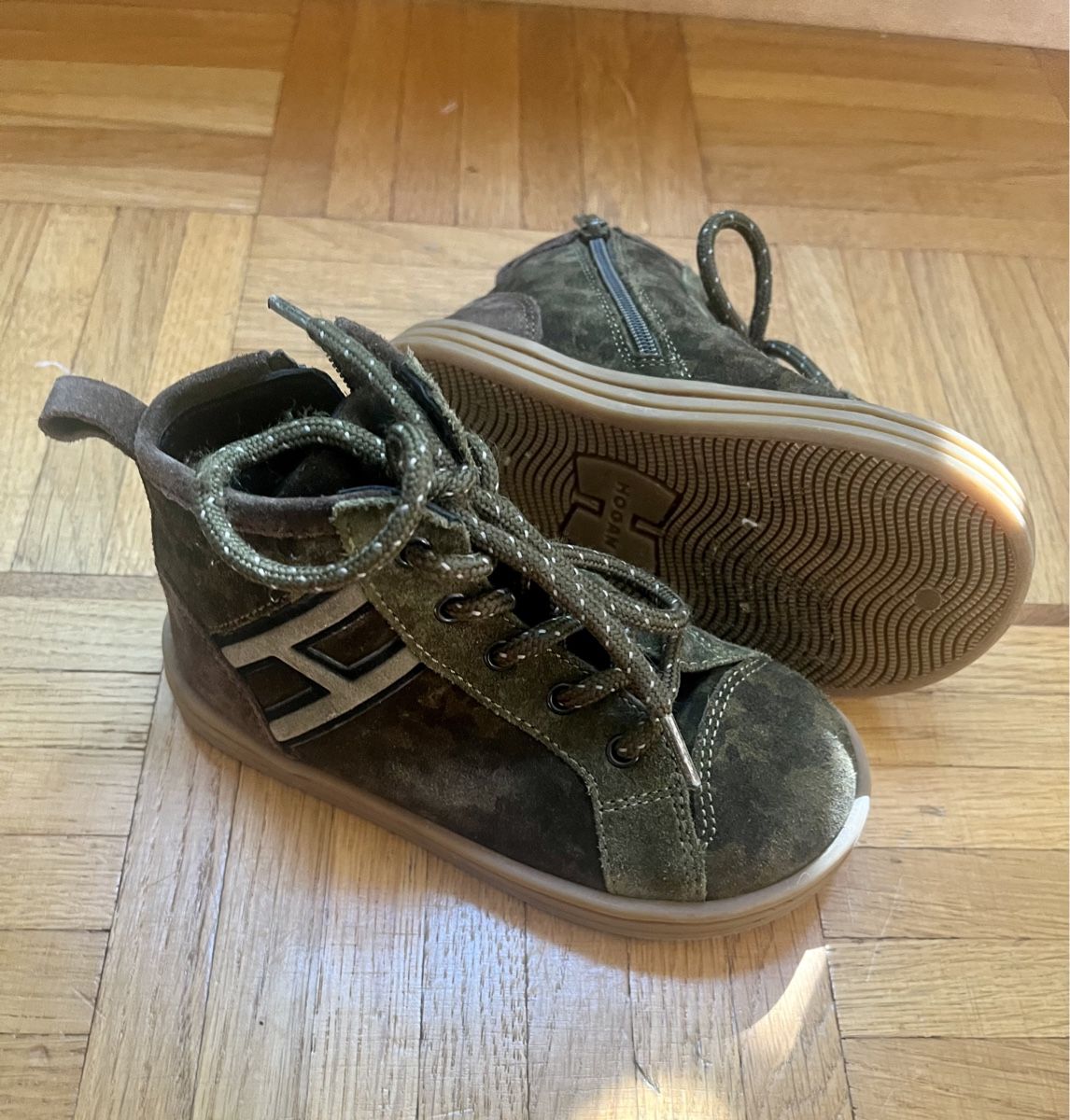 Hogan Scarpe per ragazzi: Hogan kid shoes 24 – Nuovo (secondo la descrizione) da Bellevue venduto da utilisatratice 3