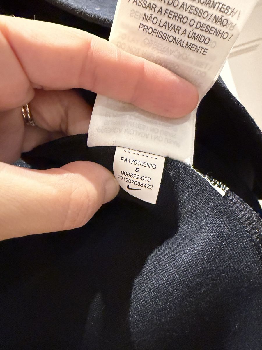 Nike Giacche: Nike Black Tech Jacket with Thumb Holes, Size S – Nuovo (secondo la descrizione) da Genève venduto da jud_xrl8 6