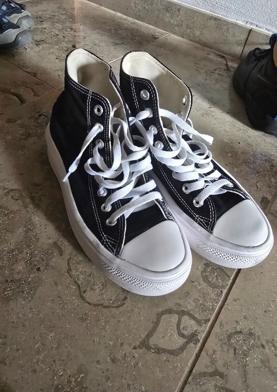 Chaussures femmes: sneaker schwarz – Neuf (Voir description) à Herisau par ylb_dxc8